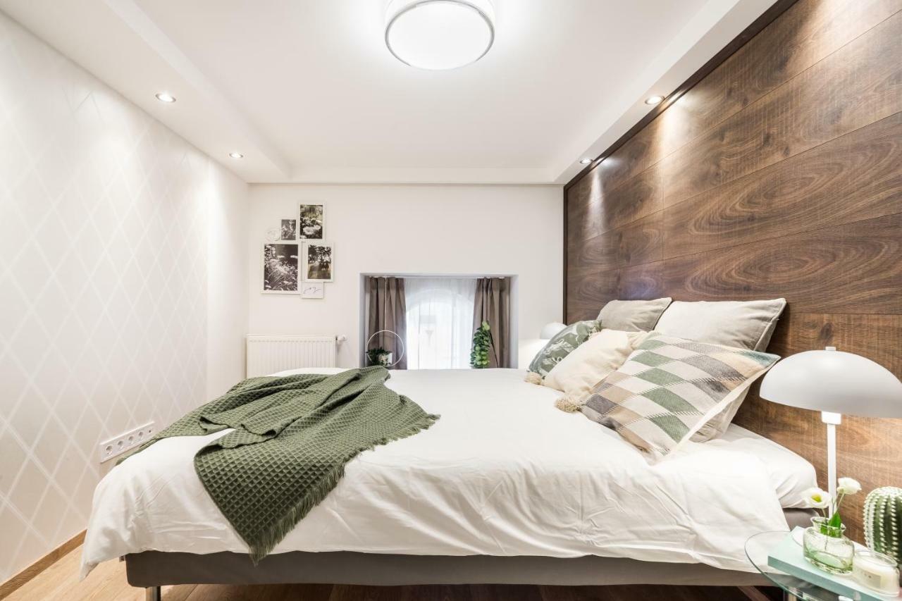 Bpr Luxurious & Stylish Duplex Home บูดาเปสต์ ภายนอก รูปภาพ